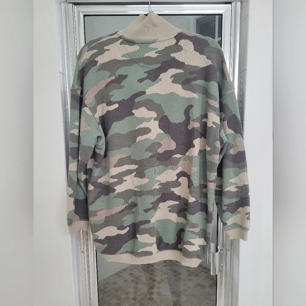 AERIE Good Vibes Pullover Camo Sweatshirt Zip  ** XS ** EUC !! - Picture 4 of 4